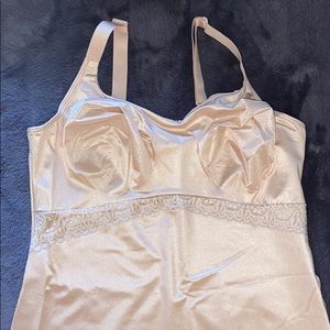 Ruby Ribbon Full support Lace Cami size 42